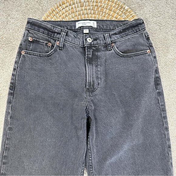 Abercrombie & Fitch Women’s The Baggy Low Rise Jeans Raw Hem in Black 25/0R - Picture 4 of 16